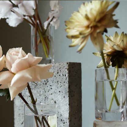 Minimalist Bud Vase Arrangements | That Flower Shop | Weddings & Events